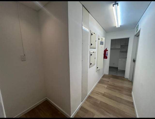 171M² BUILDING TO LET IN CAPE TOWN CITY CENTRE